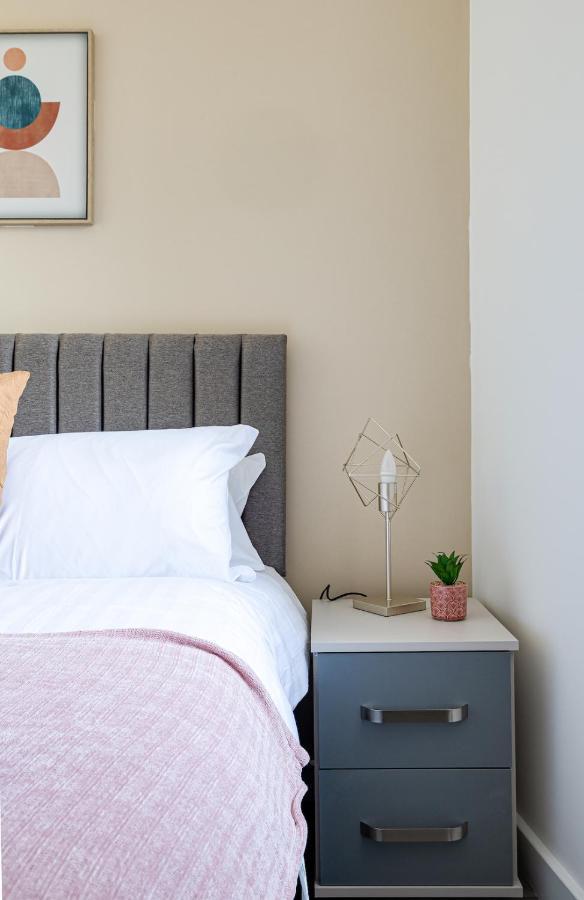 Top Floor Apartment With Private Balcony In Stockport Centre By Hass Haus Ngoại thất bức ảnh